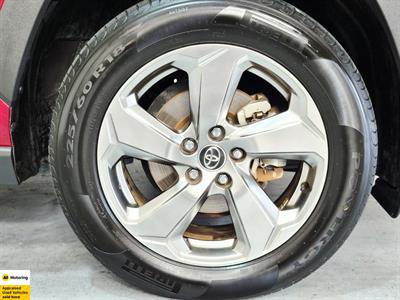 2019 Toyota RAV4 - Thumbnail
