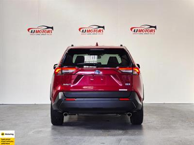 2019 Toyota RAV4 - Thumbnail