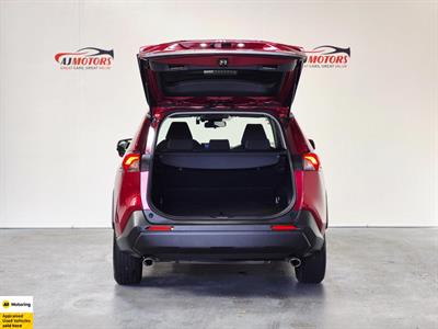 2019 Toyota RAV4 - Thumbnail