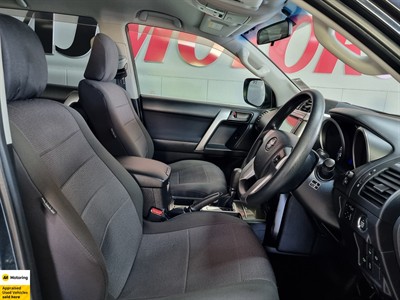 2016 Toyota Land Cruiser Prado - Thumbnail