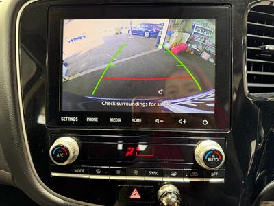 2020 Mitsubishi Outlander - Thumbnail