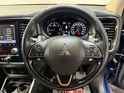 2020 Mitsubishi Outlander - Thumbnail