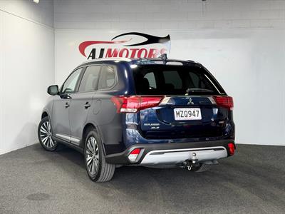 2020 Mitsubishi Outlander - Thumbnail