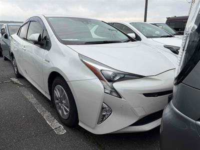 2018 Toyota Prius - Thumbnail