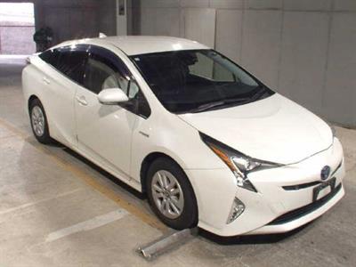 2018 Toyota Prius - Thumbnail