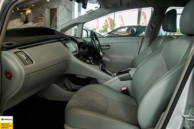 2013 Toyota Prius - Thumbnail