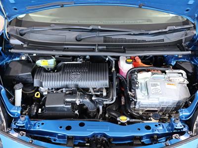 2016 Toyota Sienta - Thumbnail