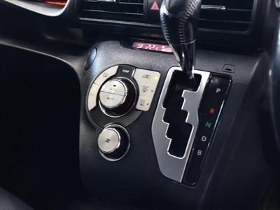 2016 Toyota Sienta - Thumbnail
