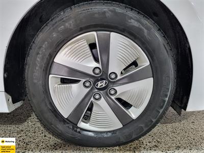 2022 Hyundai IONIQ - Thumbnail