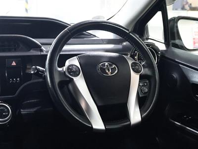 2015 Toyota Aqua - Thumbnail