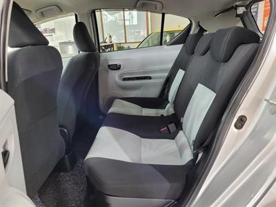 2012 Toyota Aqua - Thumbnail