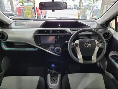 2012 Toyota Aqua - Thumbnail