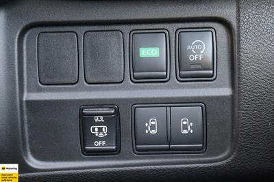 2018 Nissan Serena - Thumbnail
