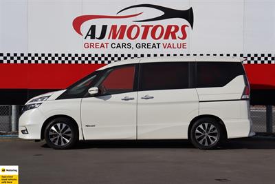 2018 Nissan Serena - Thumbnail