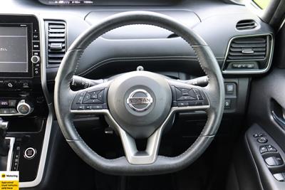 2018 Nissan Serena - Thumbnail