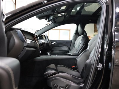 2022 Volvo XC60 - Thumbnail