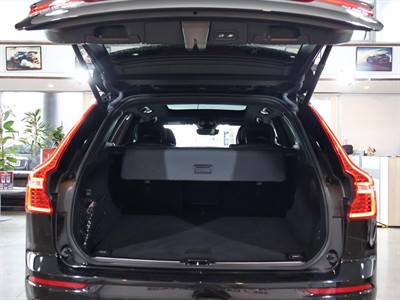 2022 Volvo XC60 - Thumbnail