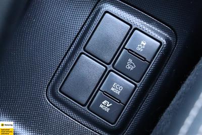 2017 Toyota Aqua - Thumbnail