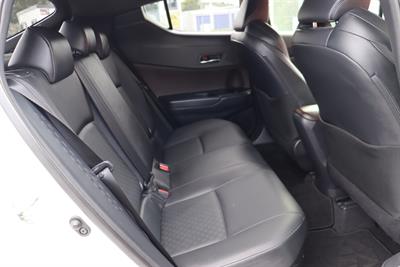 2018 Toyota C-HR - Thumbnail