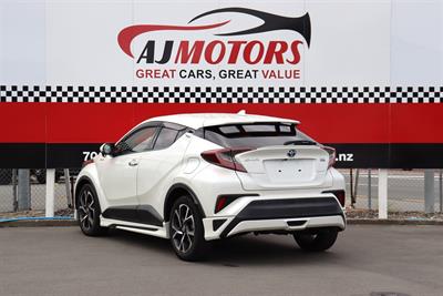 2018 Toyota C-HR - Thumbnail