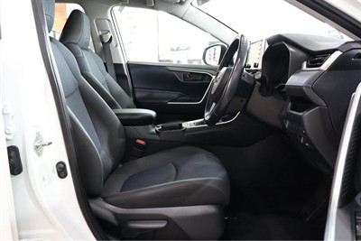 2022 Toyota RAV4 - Thumbnail