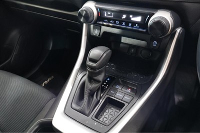 2022 Toyota RAV4 - Thumbnail