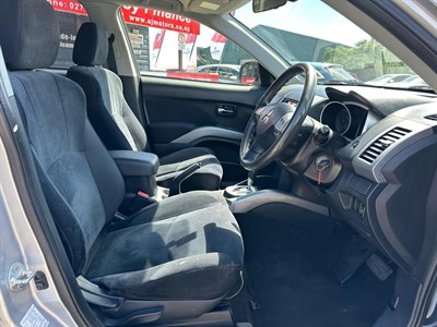 2012 Mitsubishi Outlander - Thumbnail