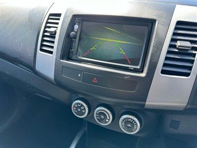 2012 Mitsubishi Outlander - Thumbnail