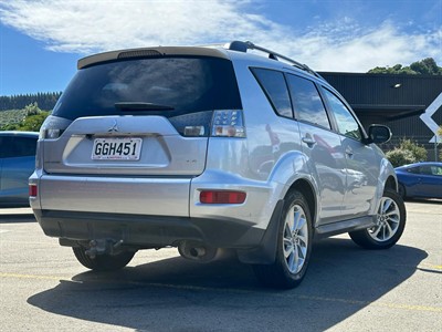 2012 Mitsubishi Outlander - Thumbnail
