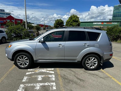2012 Mitsubishi Outlander - Thumbnail