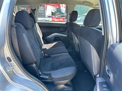 2012 Mitsubishi Outlander - Thumbnail