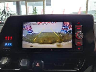 2017 Toyota C-HR - Thumbnail