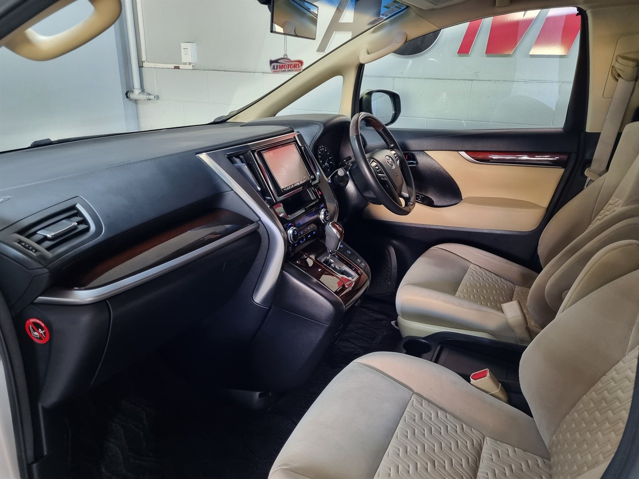 2015 Toyota Vellfire