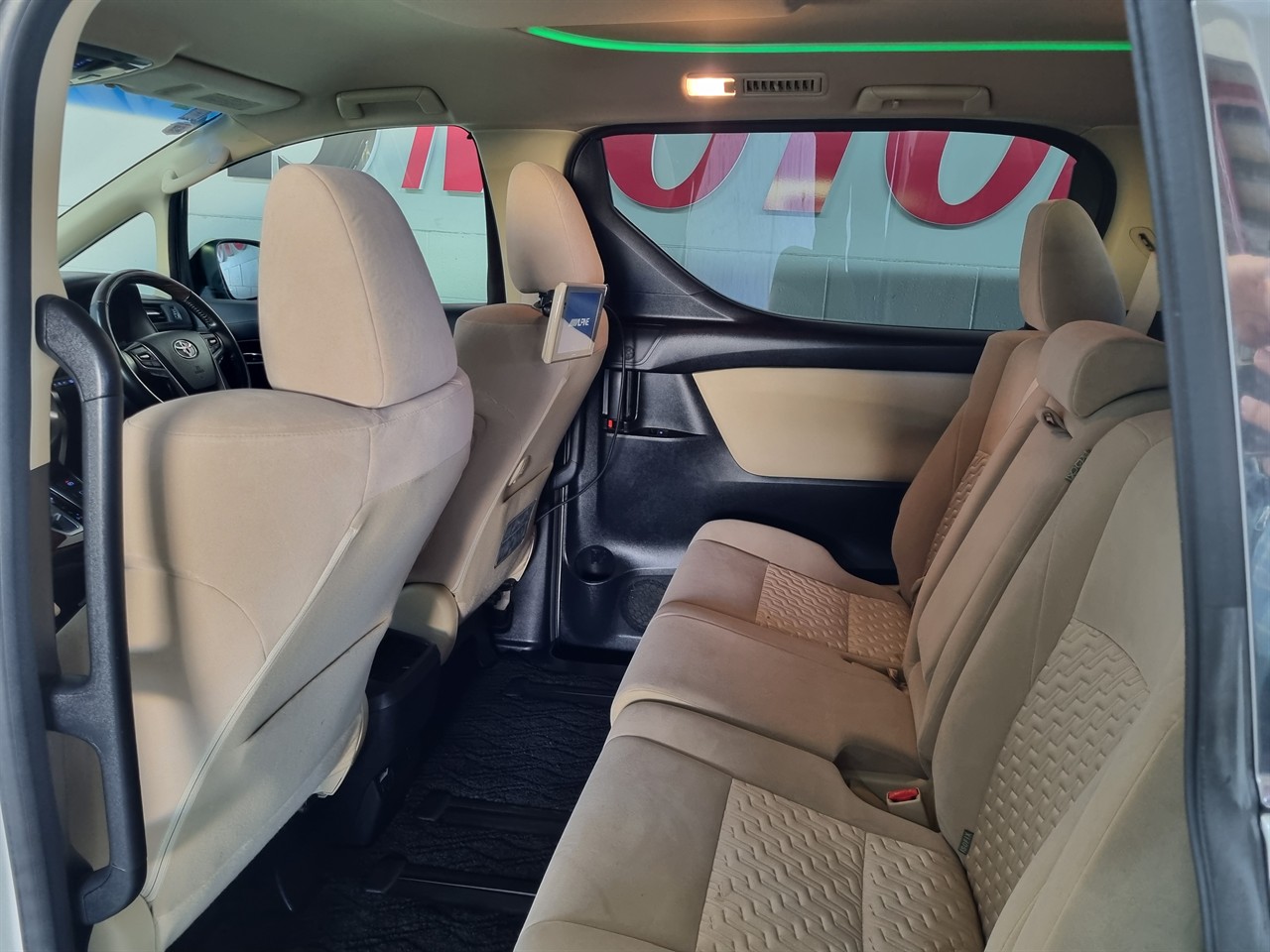 2015 Toyota Vellfire