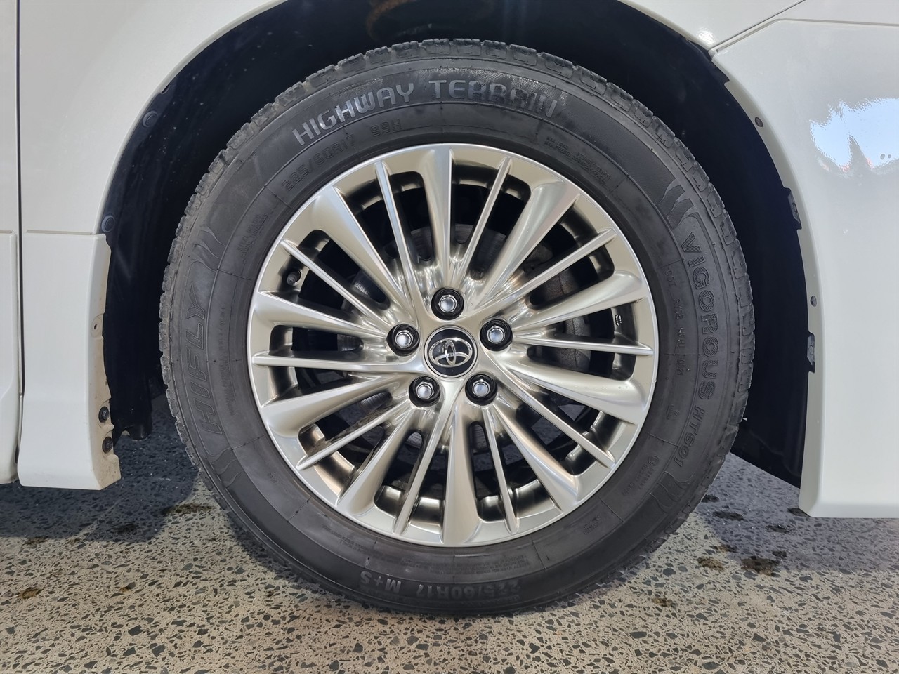 2015 Toyota Vellfire