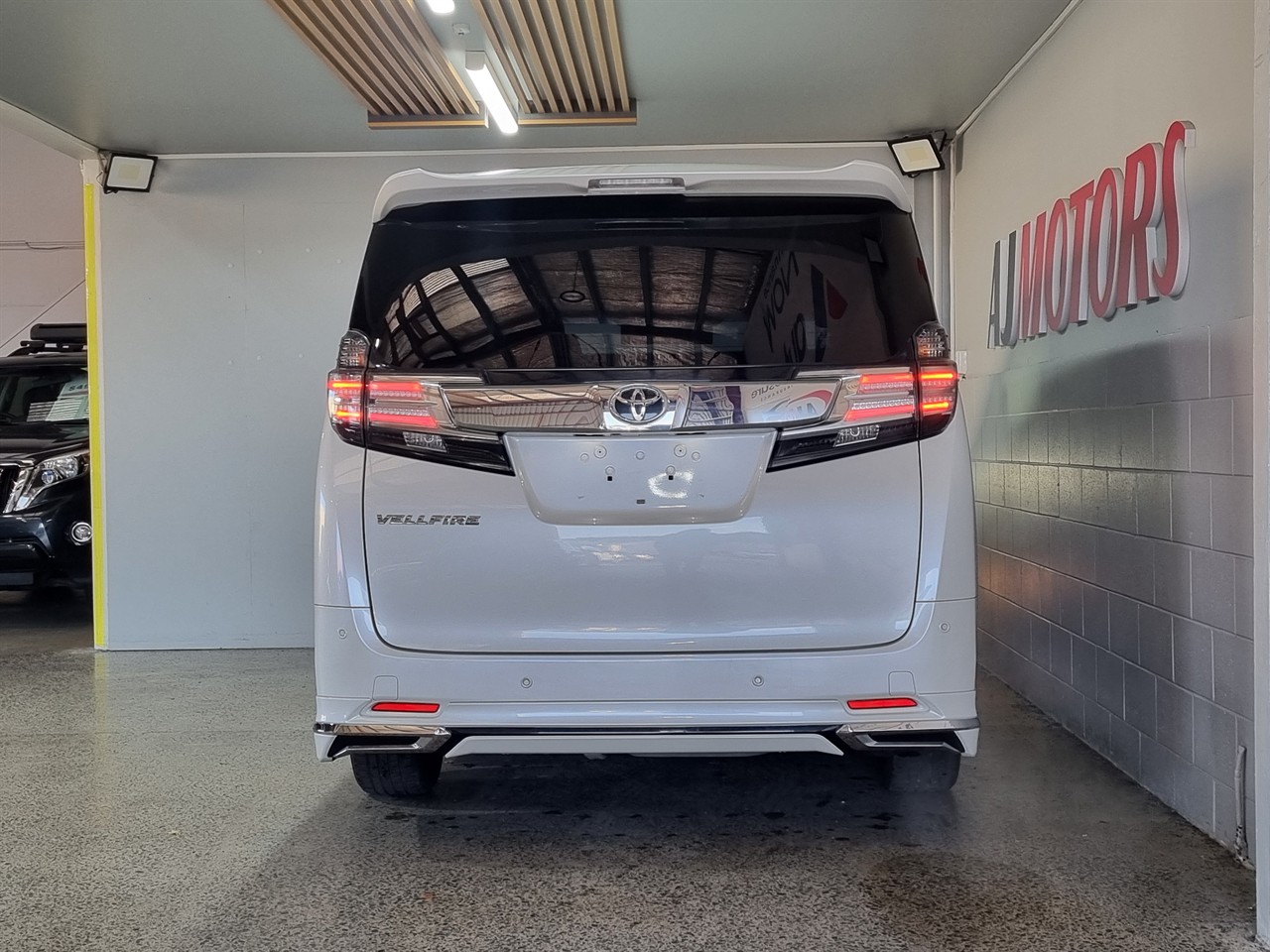 2015 Toyota Vellfire
