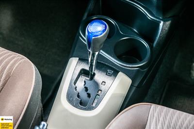2013 Toyota Aqua - Thumbnail