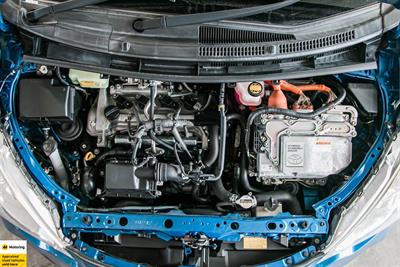 2013 Toyota Aqua - Thumbnail