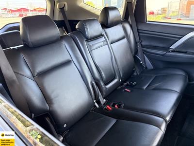 2022 Mitsubishi Pajero Sport - Thumbnail