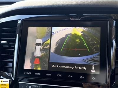 2022 Mitsubishi Pajero Sport - Thumbnail