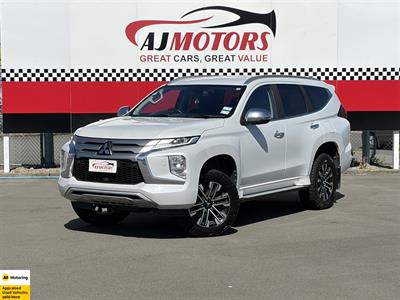 2022 Mitsubishi Pajero Sport - Thumbnail