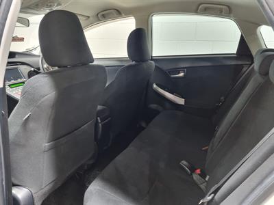2015 Toyota Prius - Thumbnail