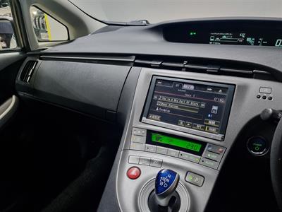 2015 Toyota Prius - Thumbnail