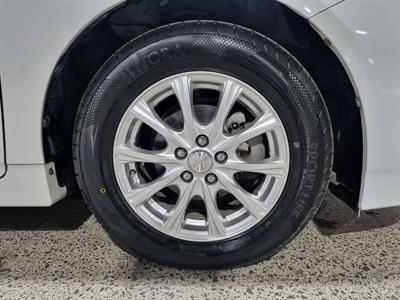 2015 Toyota Prius - Thumbnail