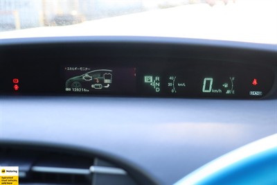 2013 Toyota Prius - Thumbnail