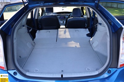 2013 Toyota Prius - Thumbnail