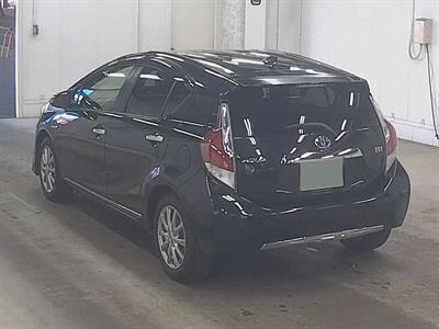 2015 Toyota Aqua - Thumbnail