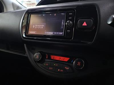 2017 Toyota Vitz - Thumbnail