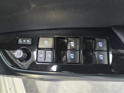 2018 Toyota Prius - Thumbnail