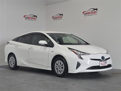 2018 Toyota Prius - Thumbnail